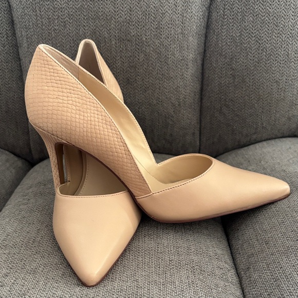 Vince Camuto Blush Heels - Picture 2 of 7